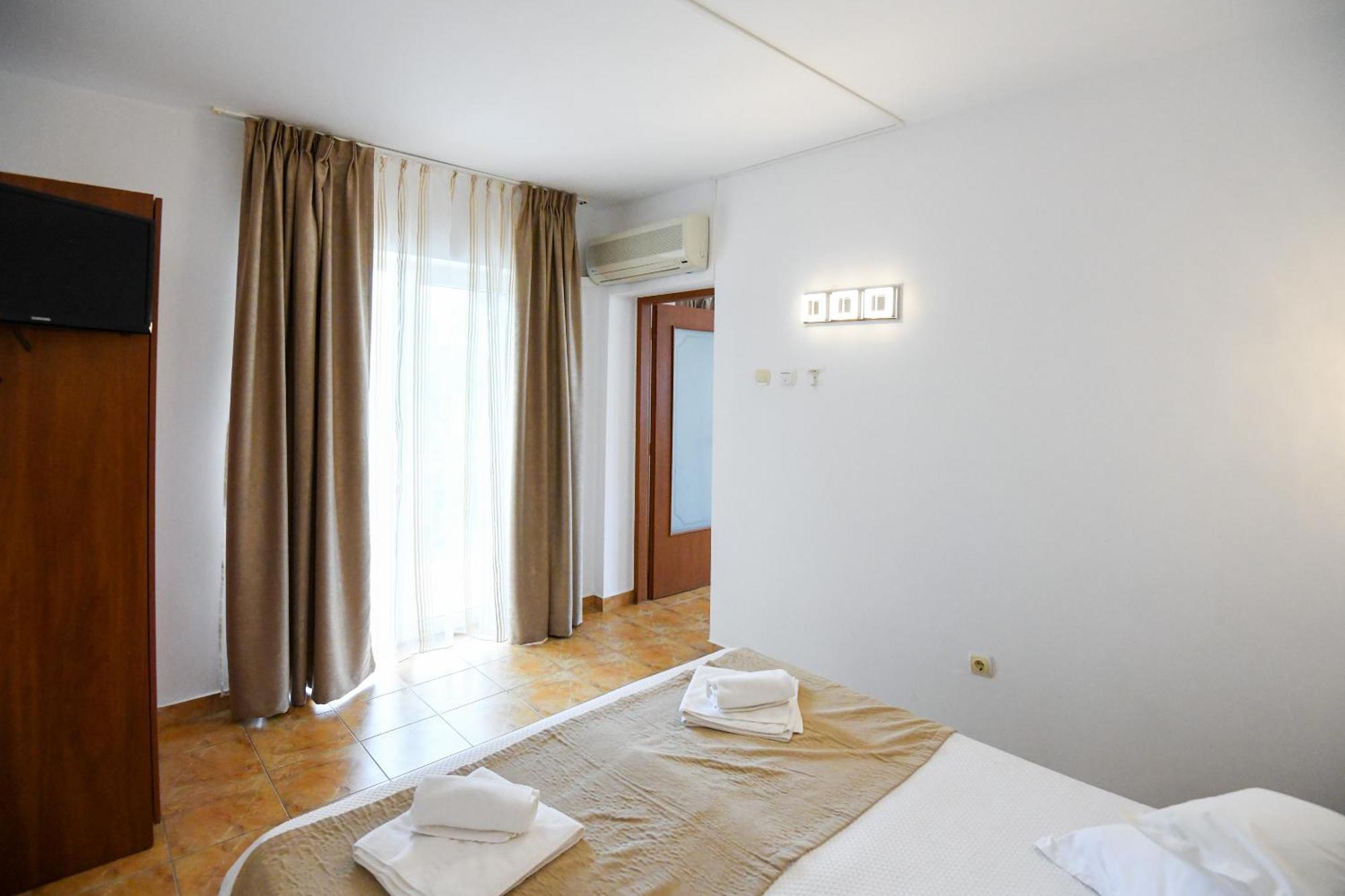 Complex Modern All Inclusive Mamaia Buitenkant foto